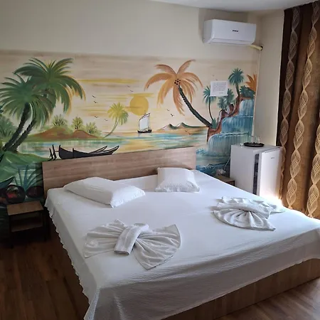 Nusa Guest house 3*