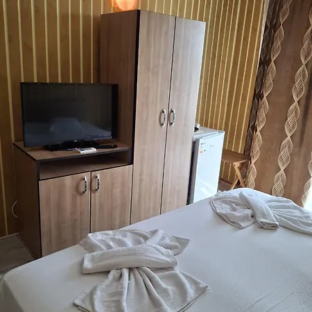 Nusa Guest house 3*
